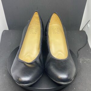 Naturalizer Naomi Black Leather Woman’s High Heel Shoes EUC size 7